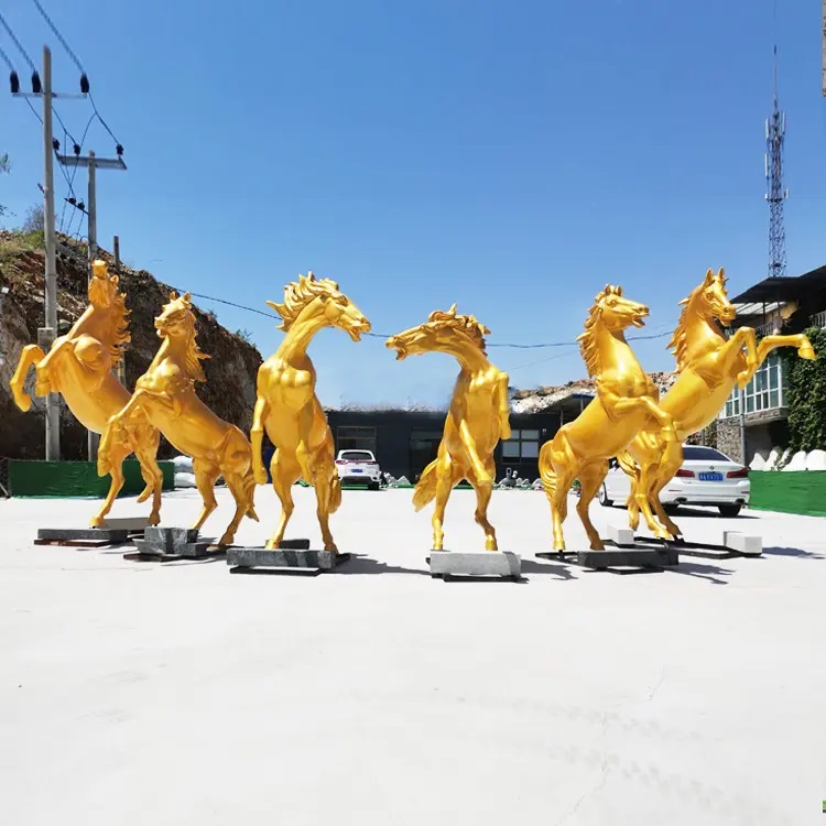 tượng con ngựa trang trí Tết 2026